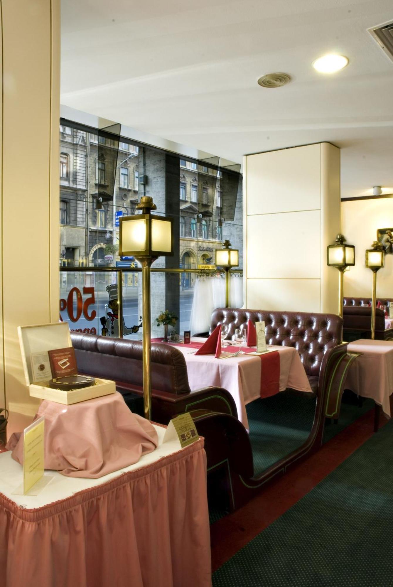 โรงแรมฮังกาเรีย ซิตี้ เซนเตอร์ บูดาเปสต์ ร้านอาหาร รูปภาพ